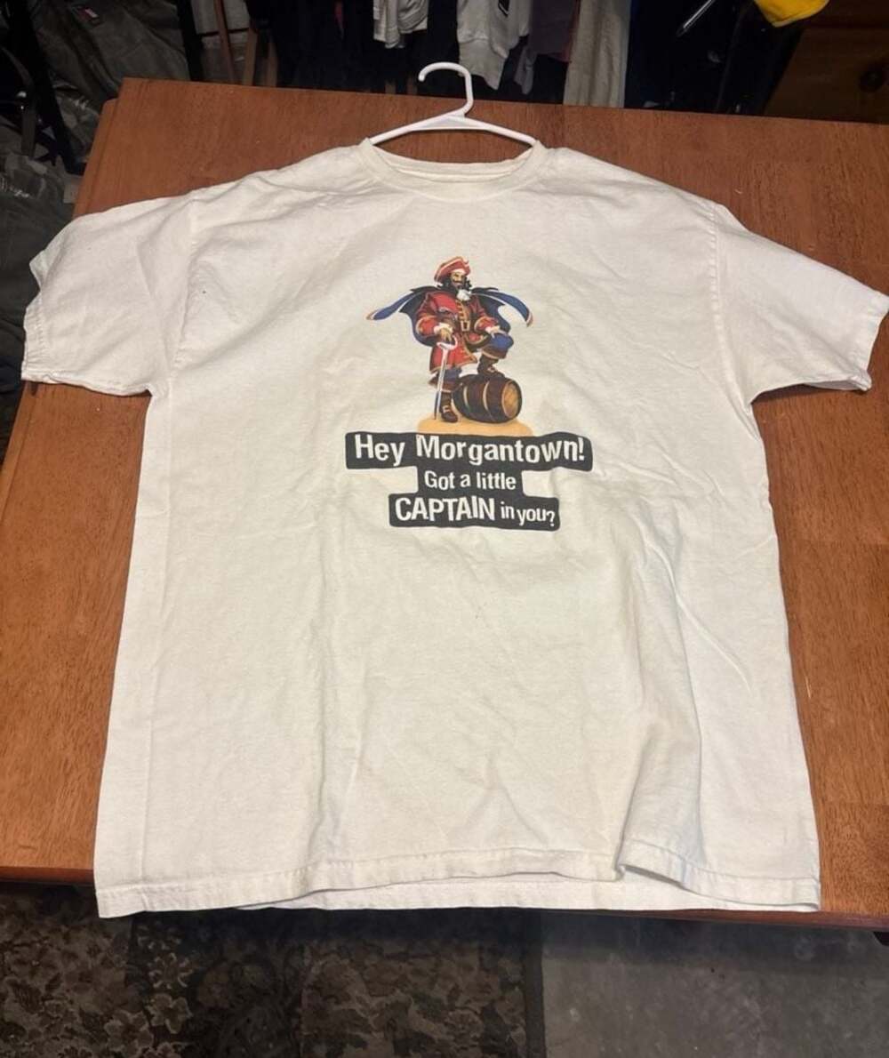 Hanes Authentic Captain Morgan Hey Morgantown Graphic T-Shirt Size Large